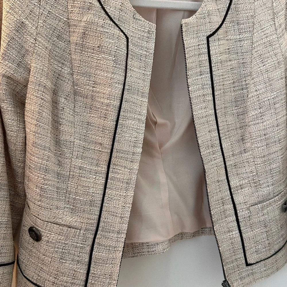 White House Black Market Cream Blazer with Black Accents - Picture 6 of 6